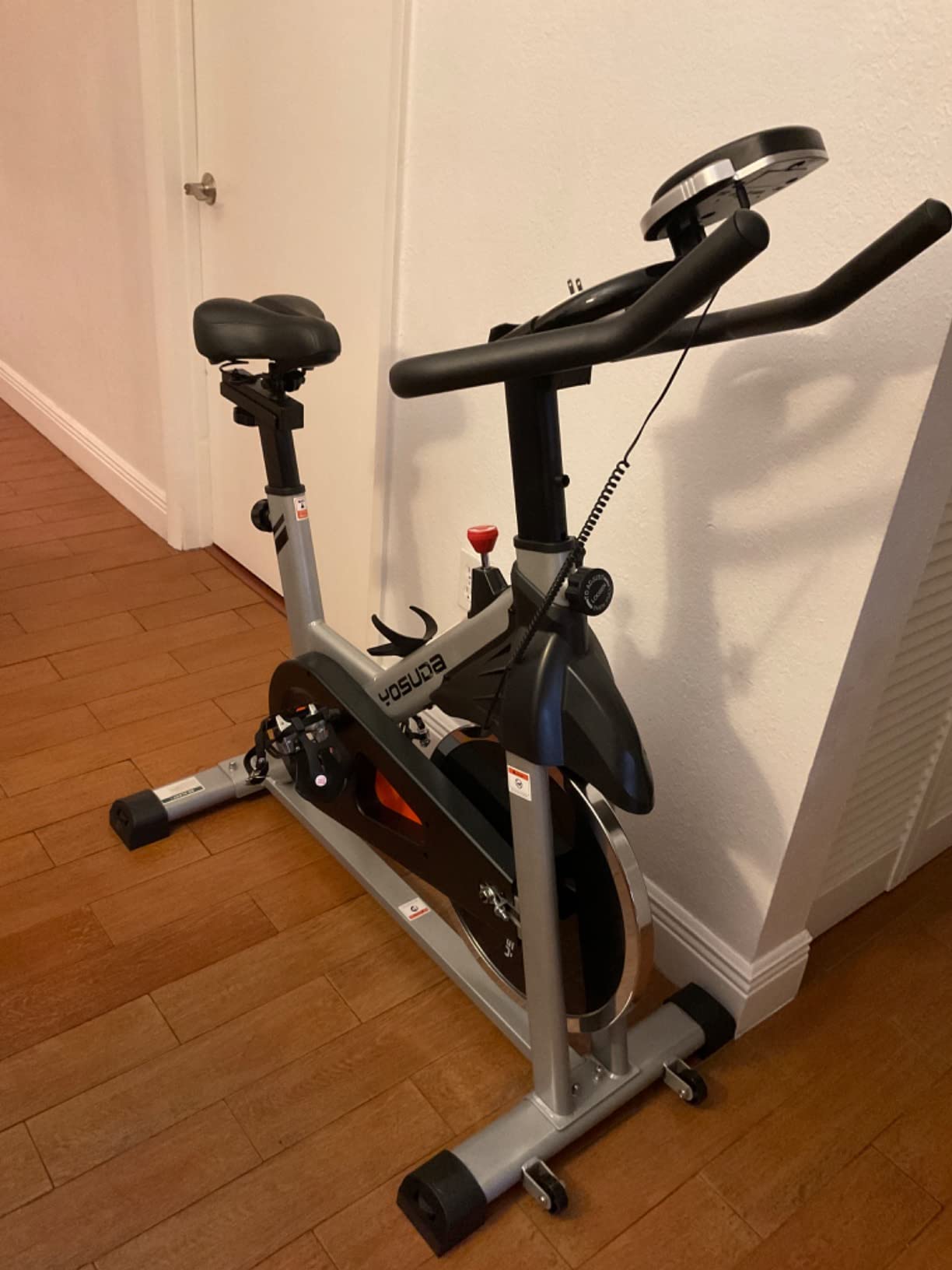 【Sports&Outdoors】Indoor Cycling Bike Stationary Bike - Cycle Bike with Ipad Mount & Comfortable Seat Cushion